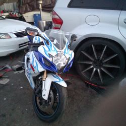 Need To Sell 2007 Gsxr 600 White And Blue Flames Or Trade Obo