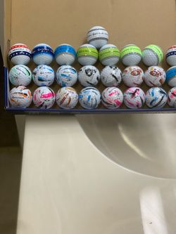 25 golf balls Taylormade in good condition