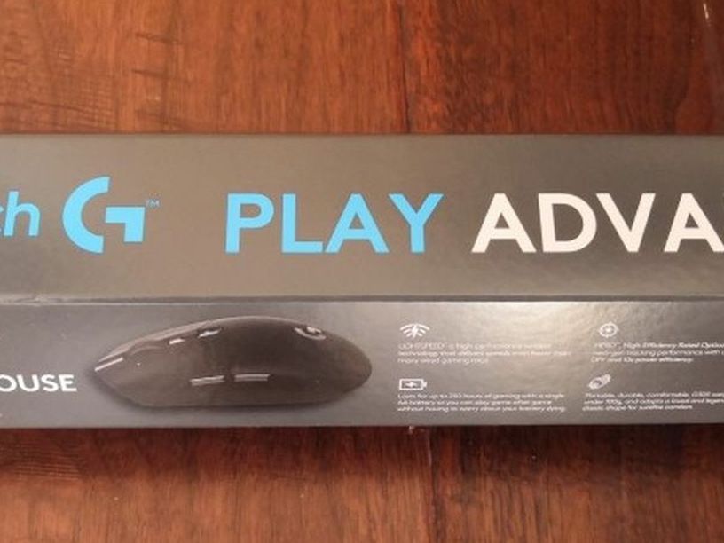 New Logitech G305 Wireless Gaming Mouse And G240 Mousepad