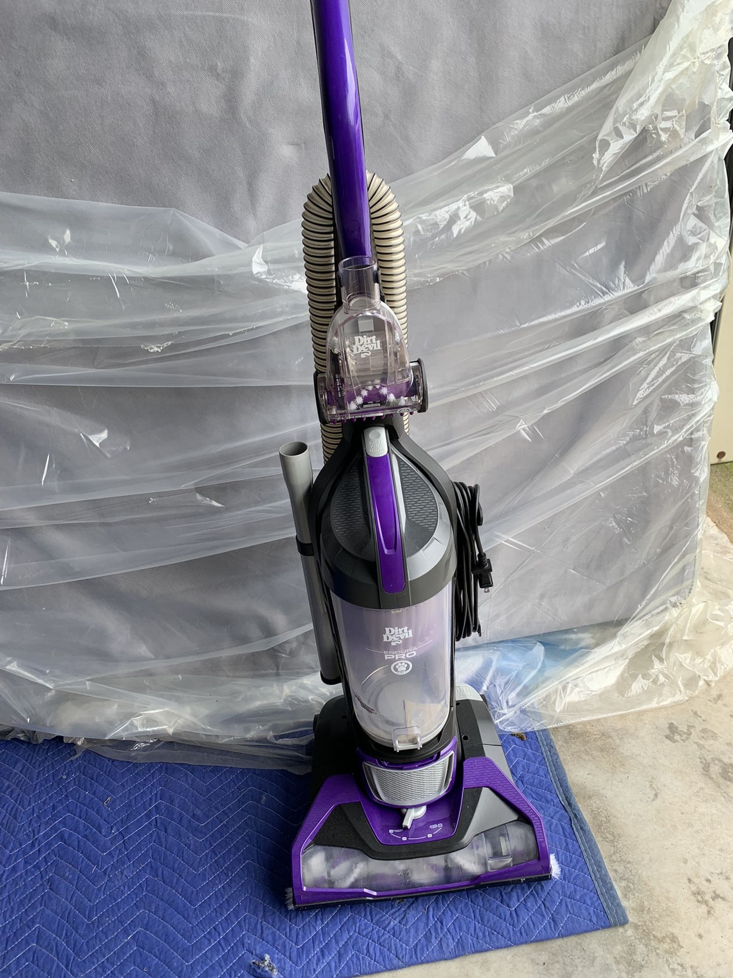 Dirt Devil Endura Pro Pet Bagless Upright Vacuum Cleaner - UD70188
