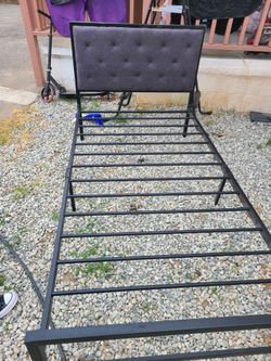 Twin Frame