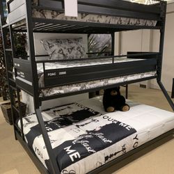 Dicarlo Twin/Twin/Queen Triple Bunk Bed -1