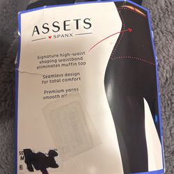 ASSETS Red Hot Label by SPANX Shaping Leggings Size M for Sale in