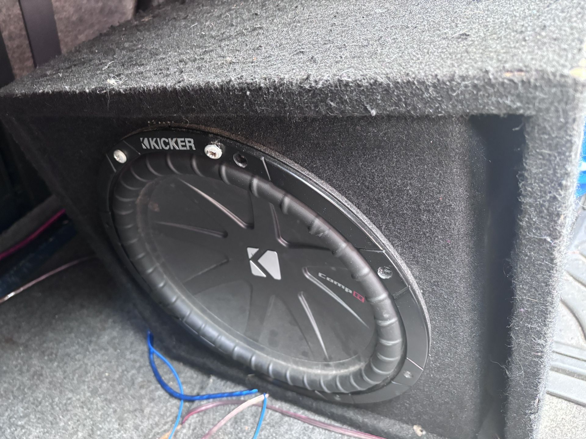 Subwoofers Kickers