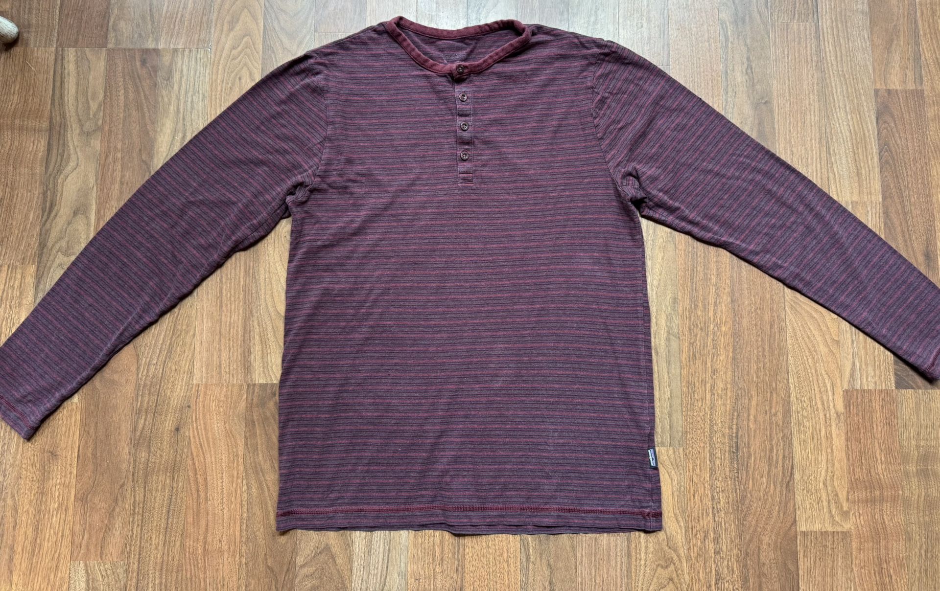 Patagonia Mens Striped Long Sleeve Henley T Shirt Medium Organic Cotton