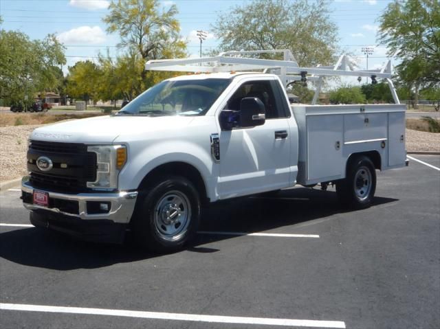 2017 Ford F-350 Chassis