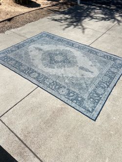 5x7 Ruggable area rug Blue Gray