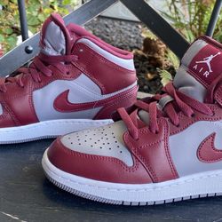 Jordan 1 Mid 5.5 Youth 