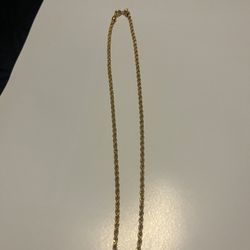 Gold rope chain