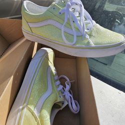 Size 7. Barely Worn! In Box!!!