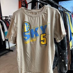 Chicago Sky Angel Reese player shirt size xl