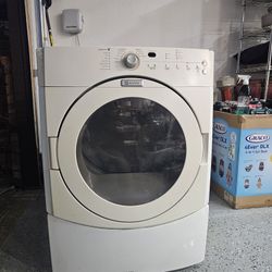 Dryer. Maytag Works Good No Need For It. 