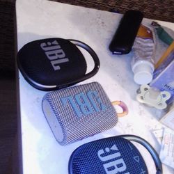 JBL speakers brand new 75$/3 speakers