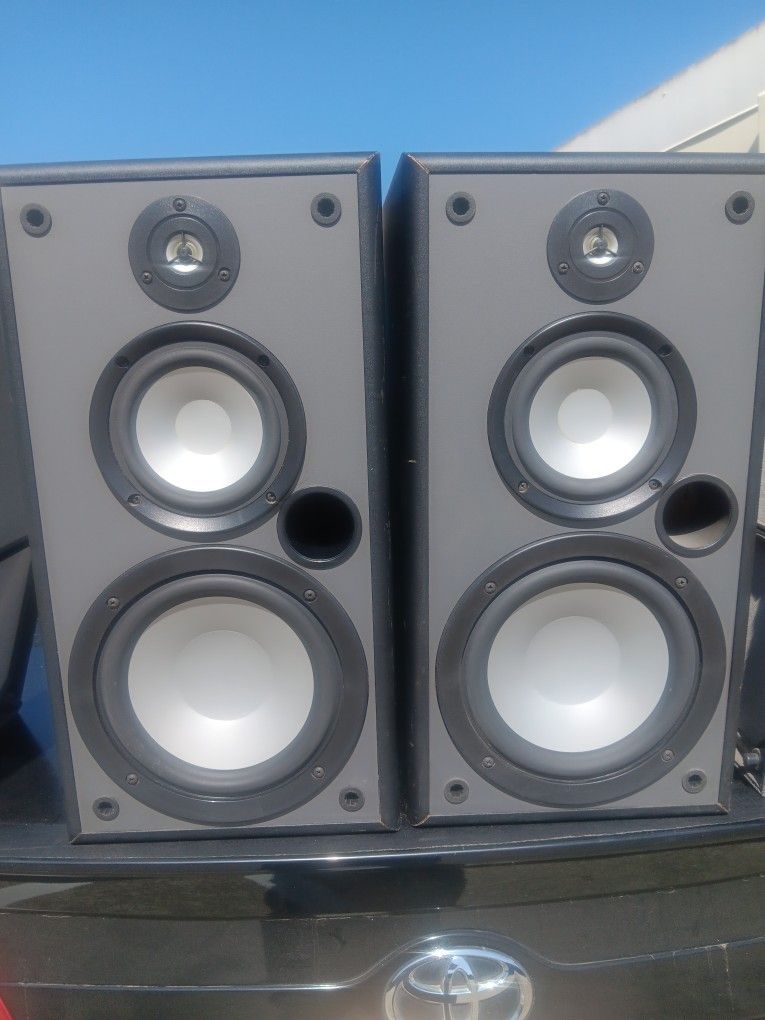 Yamaha NS-A60X Large Bookshelf/ Small Floorstanding Speakers