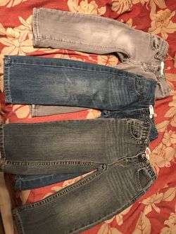 Toddlers size 2t Levi’s pants.