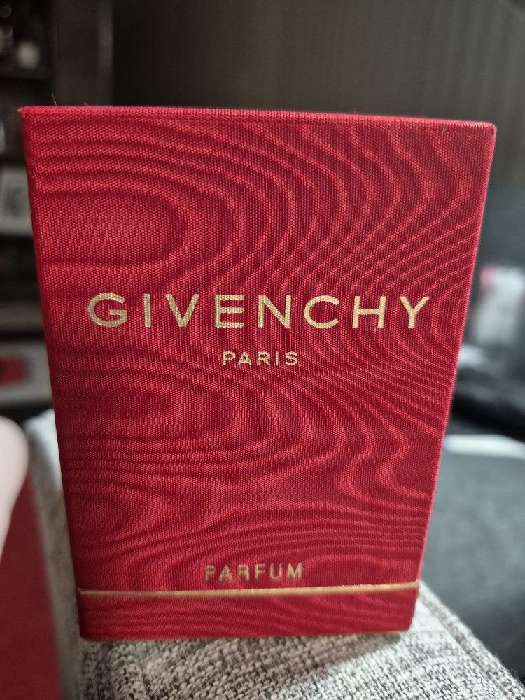 VINTAGE L INTERDIT GIVENCHY