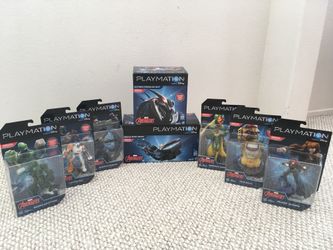 Marvel Avengers Playmation Repulsor Gear & Ultron Prowler Bot & 6 Smart Figures