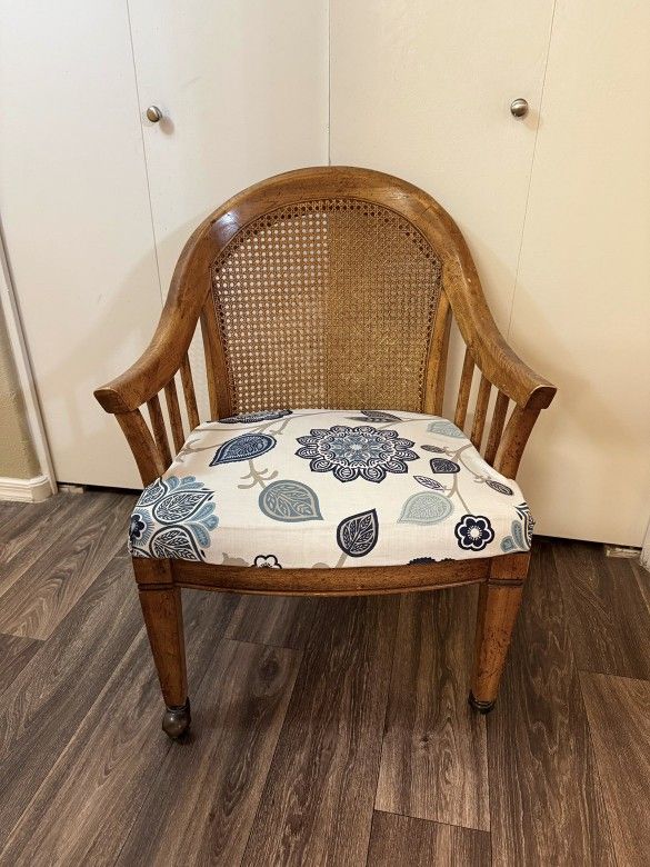 Vintage Yoke Design Rolling Side Chair 