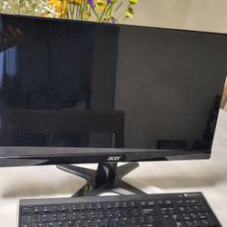 Desktop Computer & Keyboard Set