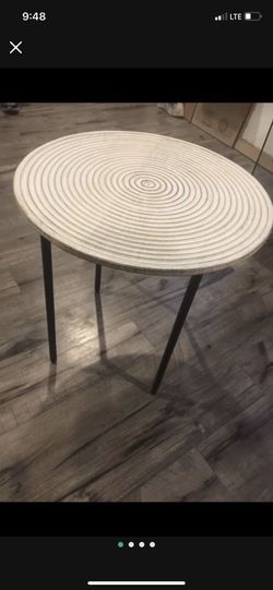 Side Table-wood/metal