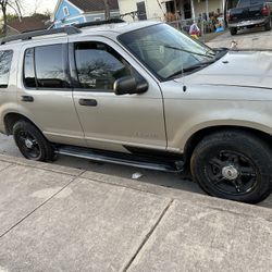 2005 Ford Explorer