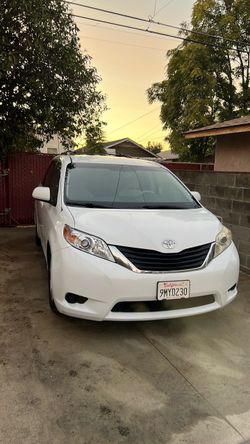 2012 Toyota Sienna