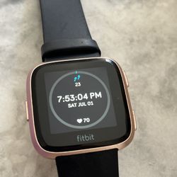 Fitbit Versa Smart Watch Used In Very Good Condition