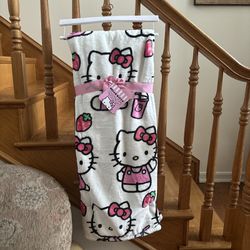 Hello Kitty Strawberry Milkshake Plush Throw Blanket Sanrio Polyester New