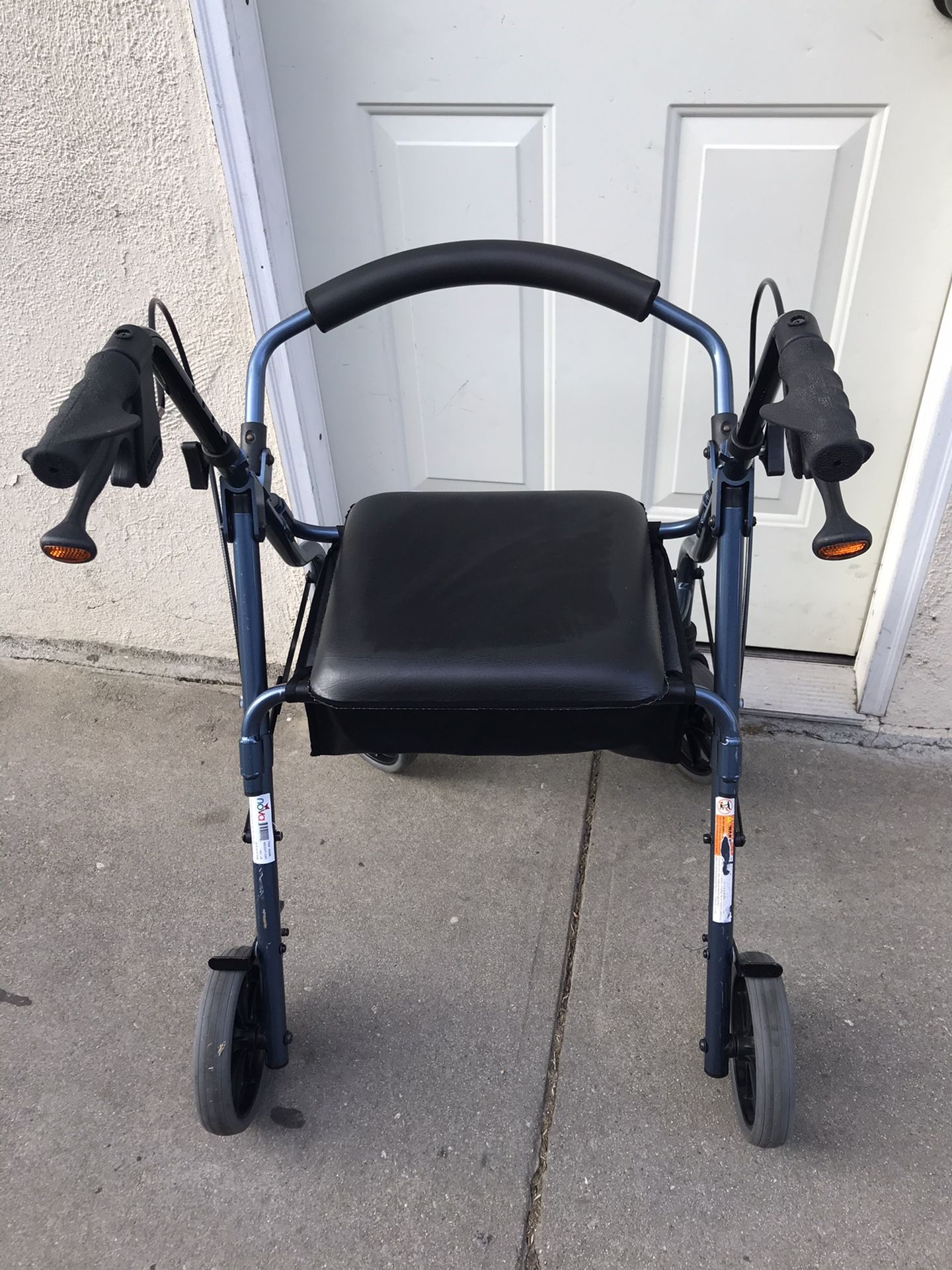 ROLLING WALKER NOVA
