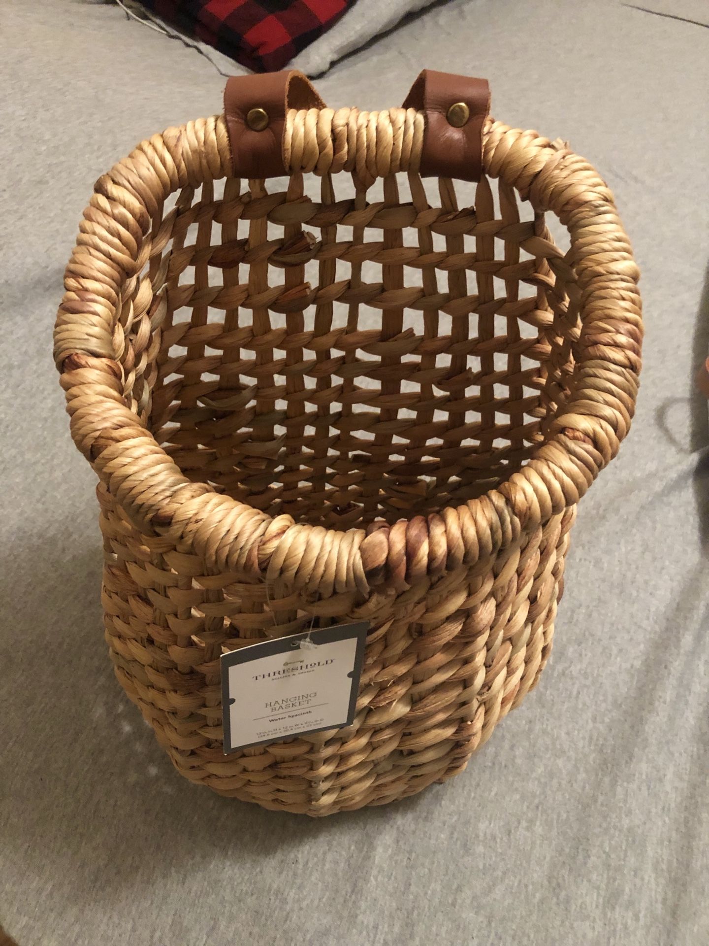 THRESHOLD HANGING BASKET WATER HYACINTH BASKET