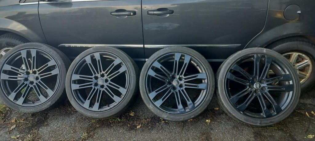 21 inch Audi SQ5 SQ7 SQ8 B9 platform glass black wheels