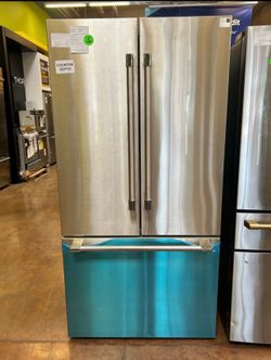 Thermador Professional 36” 20.8 Cu Ft Smart Counter Depth Refrigerator,Diamond Ice, Water Dispenser