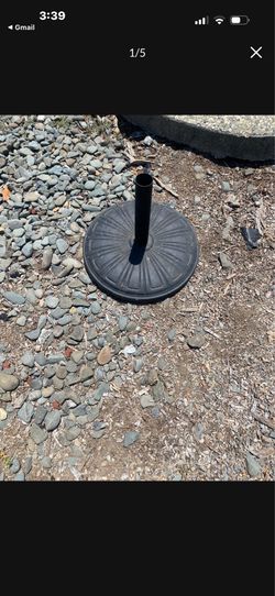 Patio umbrella iron base