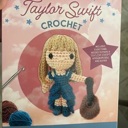 Free Taylor Swift crochet kit