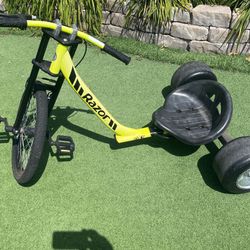 Razor DXT Drift Trike - Black/Yellow Steel Frame, 3-Wheeled Ride on Tricycle for Teens and Adults
