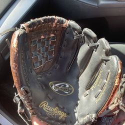 Rawlings Gold Glove 11” (Perfect for Kids) 