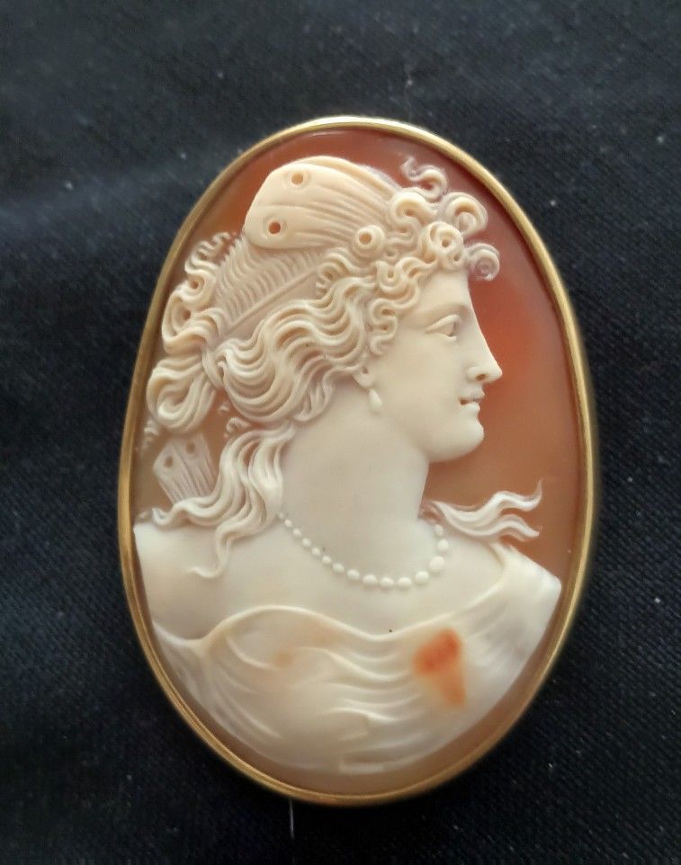 Large Vintage Cameo