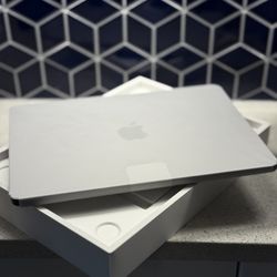 2024 Apple MacBook Air 13” M3 16GB Ram. Finance Available! 