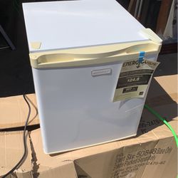 Small Emerson Refrigerator 