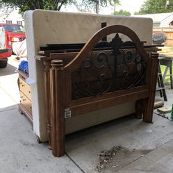 Head And Footboards With Dressers