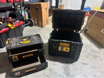 DEWALT boX 2.0 with tools