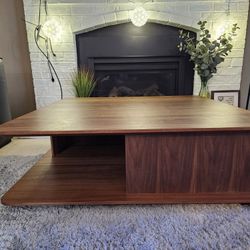 Dania Coffee TABLE W/4 wheels