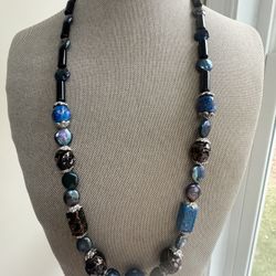 Beautiful flawless vintage black blue art glass and flat pearls  beads Necklace