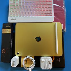 256gb Apple IPad 10th Generation (10.9” Liquid Retina / Latest 2022 ) with pen, keyboard, case & Accessories (warranty 10/2025)