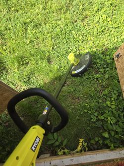RYOBI ONE+ 18V 13 in. Cordless Battery String Trimmer