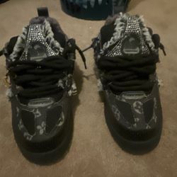 Lv skates size 9.5