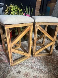 🚨 2 Listings in 1🚨 2Rustic barstools✨2Side tables✨