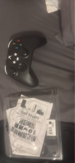 Xbox one controller with recipe and box for GameStop