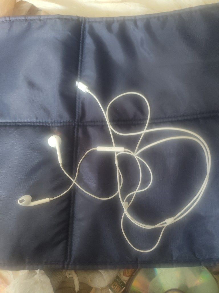 Earbuds For A Apple iPhone