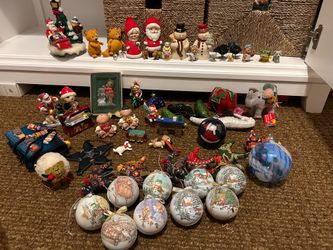 Closing shop. Lot full of great vintage items holiday